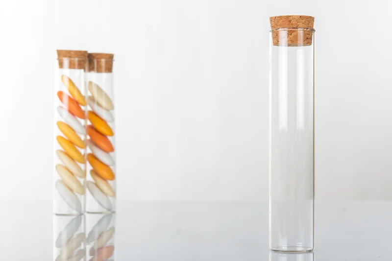 24 Provette in Vetro 12 cm con Tappo in Sughero Base Cilindrica porta confetti - immagine 2